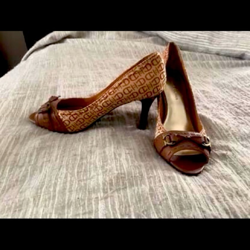 Etienne Aigner Size 8 Heel